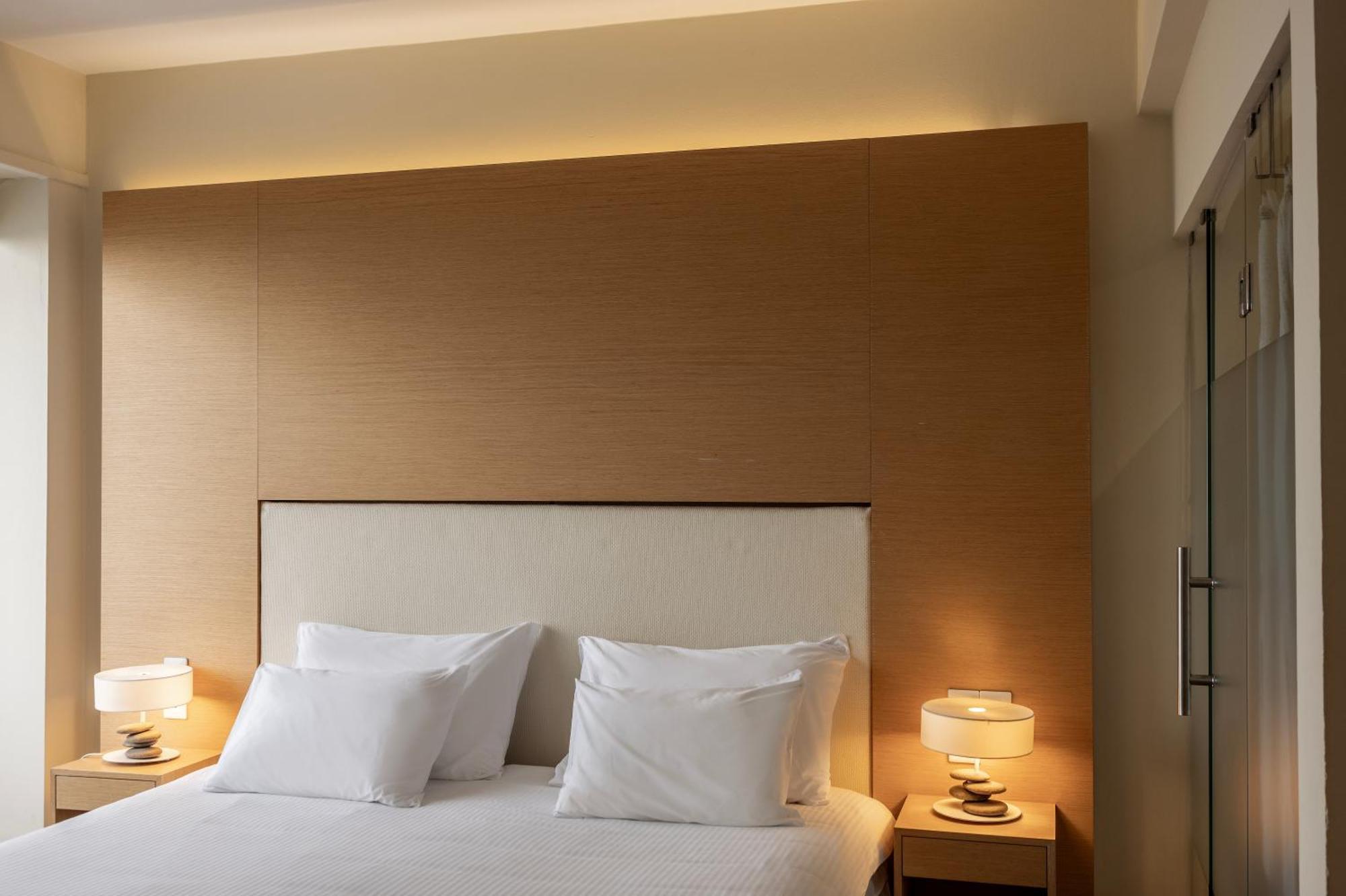 Capo Bay Hotel Protaras Exterior foto A bedroom at the hotel