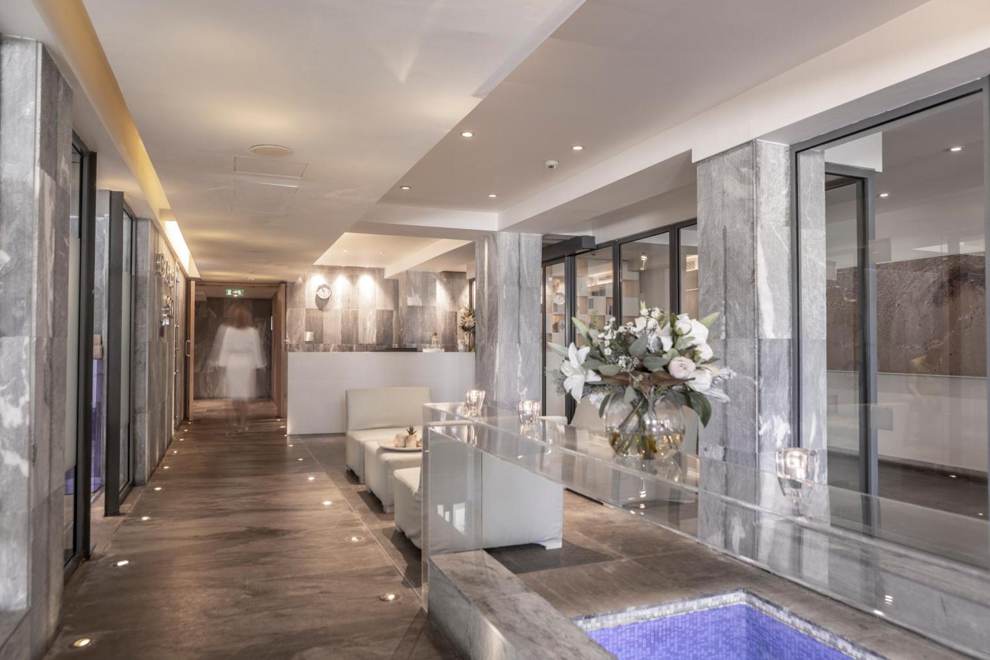 Capo Bay Hotel Protaras Exterior foto The spa at the Mandarin Oriental, Paris