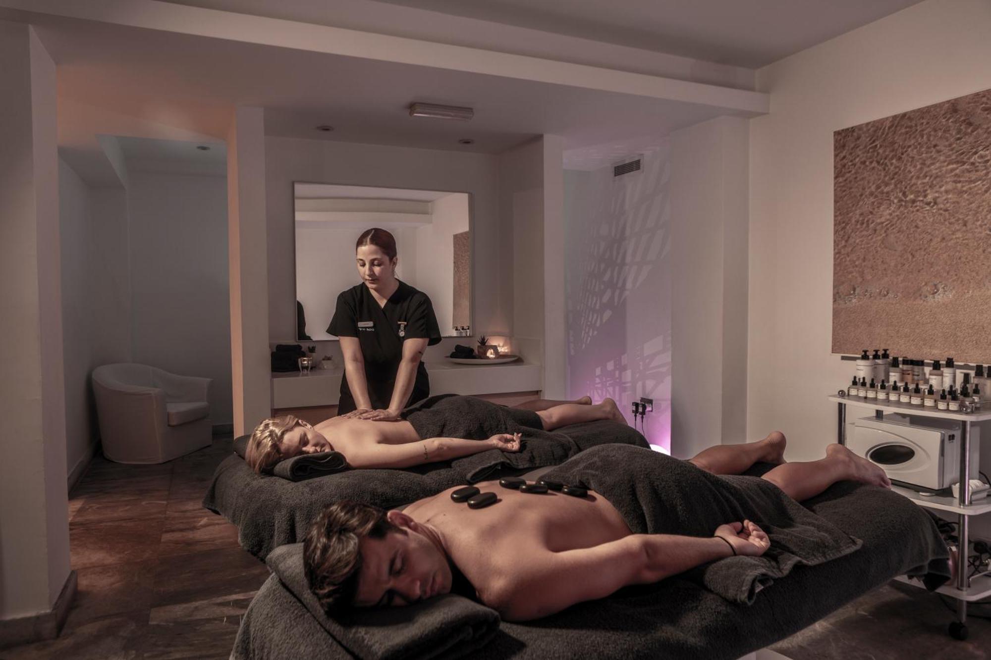 Capo Bay Hotel Protaras Exterior foto Hot stone massage