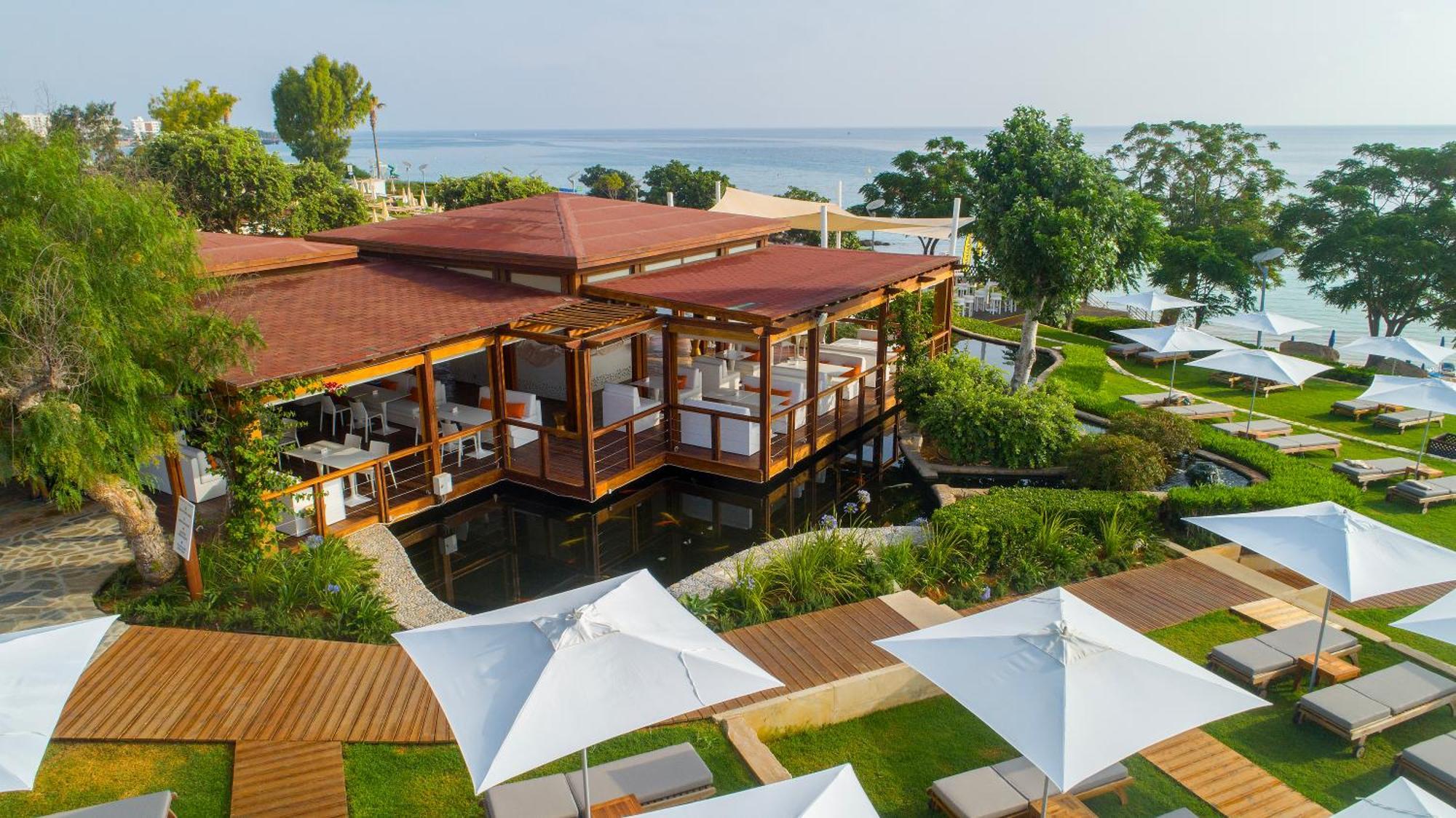 Capo Bay Hotel Protaras Exterior foto The resort's main restaurant