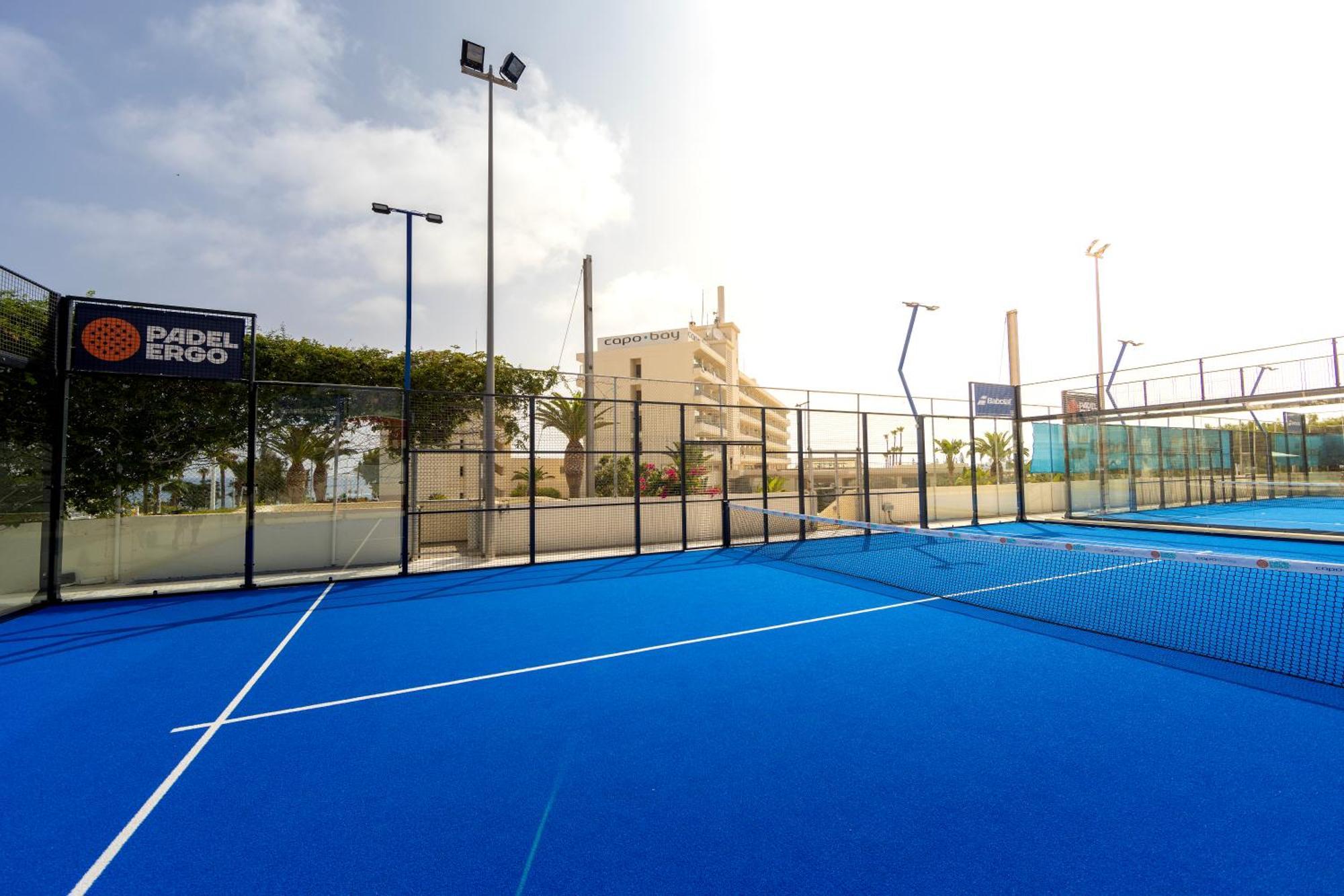 Capo Bay Hotel Protaras Exterior foto A paddle tennis court